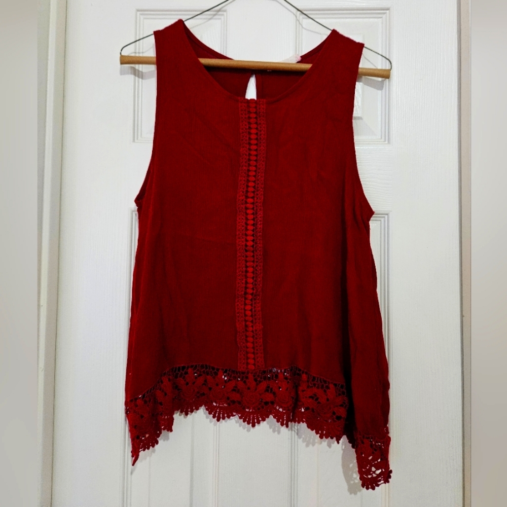 Size L Elodie maroon top